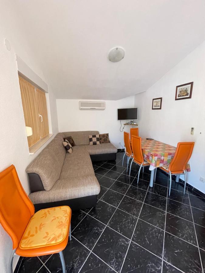Apartman Jukic Hotel มารีนา ภายนอก รูปภาพ